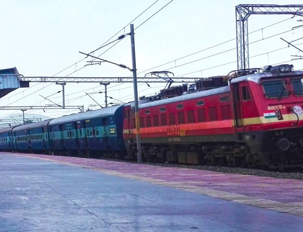 बिलासपुर-शालीमार के मध्य 2-2 फेरे के लिए चलेगी समर स्पेशल ट्रेन 