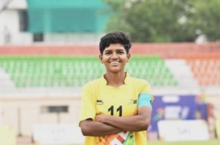 जनजातीय जड़ों से अंतर्राष्ट्रीय फलक तक: छत्तीसगढ़ की स्टार फुटबॉलर किरण पिस्दा के संघर्ष की कहानी