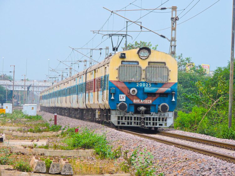 गर्मी में राहत: एलटीटी–सांतरागाछी के बीच चलेगी समर स्पेशल ट्रेन, छत्तीसगढ़ के यात्रियों को बड़ी सुविधा