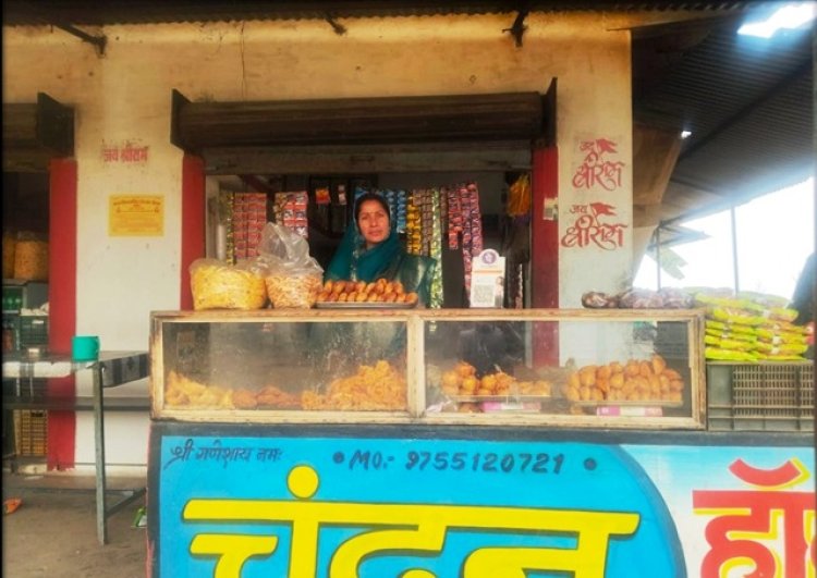 स्व-सहायता समूह से जुड़कर बदली जिंदगी की तस्वीर, स्वरोजगार अपनाकर “लखपति दीदी” बनीं सम्पत्ति प्रजापति