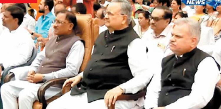 सीएम, डॉ. रमन ने सुनी ‘मन की बात’