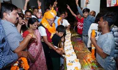 जनप्रिय नेता सांसद बृजमोहन अग्रवाल के जन्मदिन पर उमड़ा जनसैलाब : छत्तीसगढ़ से लेकर दिल्ली तक रही बधाइयों की गूंज