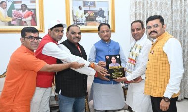 मुख्यमंत्री विष्णु देव साय से भारतीय रेडक्रास सोसायटी के पदाधिकारियों ने की सौजन्य भेंट