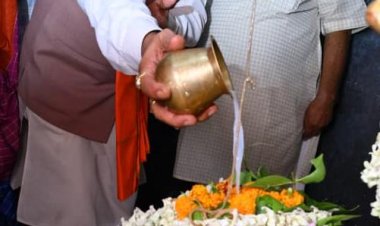 मुख्यमंत्री ने हाटकेश्वर महादेव मंदिर में पूजा-अर्चना कर प्रदेशवासियों के सुख समृद्धि की कामना की