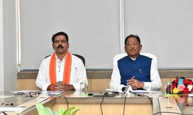 नक्सल मुक्त छत्तीसगढः पीएम, सीएम व गृहमंत्री को स्टैंडिंग ओवेशन 