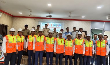 राडा ने ट्रैफिक पुलिस जवानों को वितरित किया रिफ्लेक्टिव सेफ्टी जैकेट