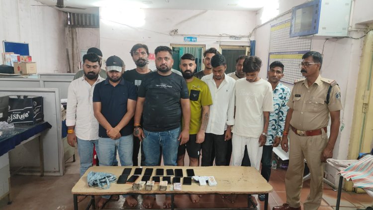 फाफाडीह में जुए के फड़ पर पुलिस की बड़ी रेड, 15 जुआरी गिरफ्तार; डेढ़ लाख से ज्यादा नगदी जब्त