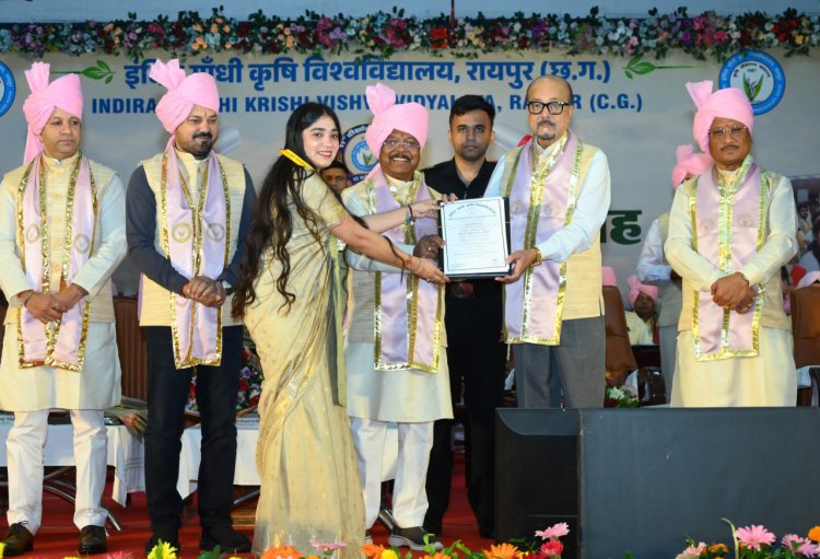 वैज्ञानिकों द्वारा विकसित नई फसल किस्मों और आधुनिक तकनीकों से किसानों को मिल रहा है लाभ: मुख्यमंत्री साय 