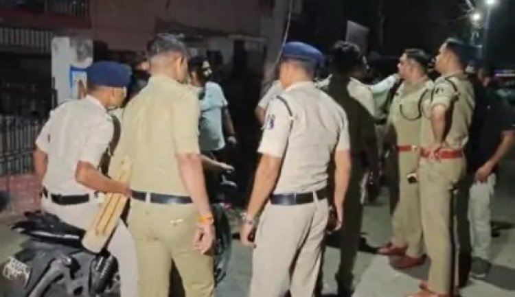 पारस नगर में खूनी झड़प: नशा करने से रोका तो परिवार पर चाकू से हमला, पिता-पुत्र गंभीर