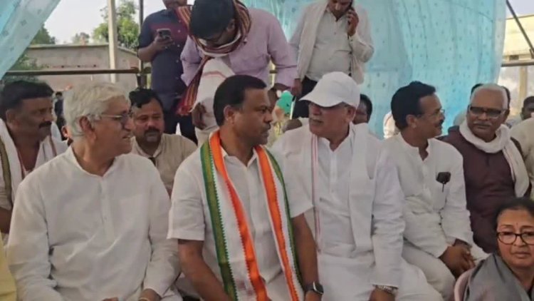 विश्रामपुर थाने के सामने कांग्रेस का आंदोलन खत्म: TI सस्पेंड करने और धाराएं हटाने के आश्वासन के बाद अनशन स्थगित