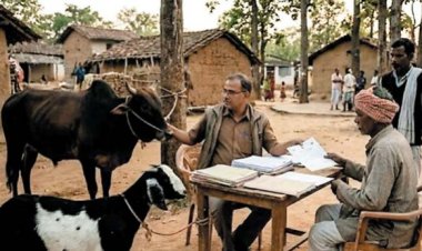 पट्टा दिलाने के बदले बस्तर में पटवारी ने रिश्वत में लिया बकरा और बैल