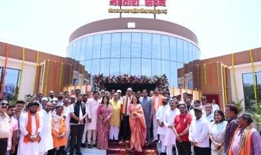 विधायक पुरंदर मिश्रा ने प्रदेश के प्रथम हाईटेक महतारी सदन, महिला योग भवन एवं जुंबा सेंटर के लोकार्पण समारोह में की सहभागिता