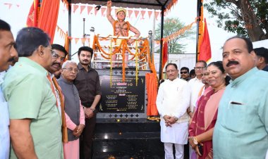 डोंडराही में भगवान बिरसा मुंडा की प्रतिमा का अनावरण