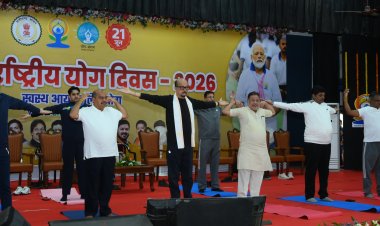 योग को जीवनशैली में शामिल करें : राज्यपाल डेका 