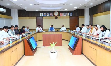 साय कैबिनेट के बड़े फैसले : ग्रामीणों को 125 दिन रोजगार की गारंटी, गांवों में खुलेंगे ‘अटल समृद्धि हाट’, बायोगैस नीति को मंजूरी
