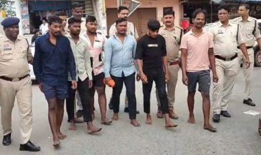 Dial 112 टीम पर हमला करने वाले 8 आरोपी गिरफ्तार, पुलिस ने निकाला जुलूस