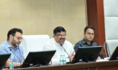स्कूल शिक्षा मंत्री गजेंद्र यादव ने की समीक्षा,एक अप्रैल से शुरू होगा नया शैक्षणिक सत्र, समय पर मिलेगी पाठ्य पुस्तक, गणवेश और साइकिल