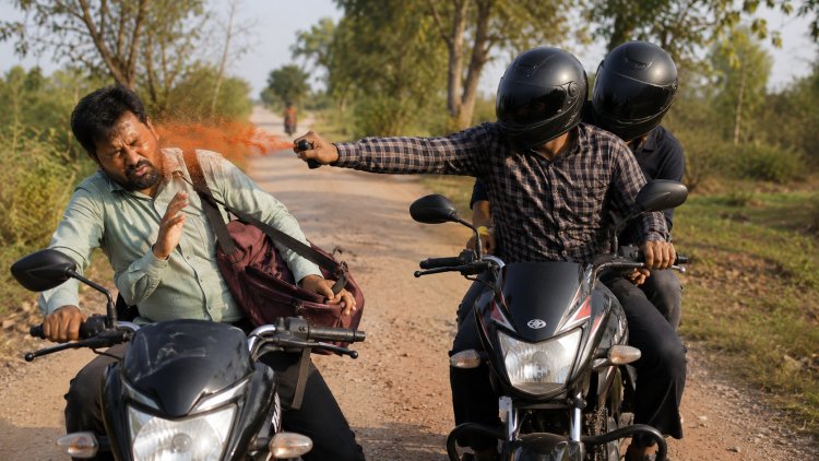 बैंक मित्र से 2 लाख की लूट: मिर्च पाउडर फेंककर बदमाशों ने छीना नकदी से भरा बैग 