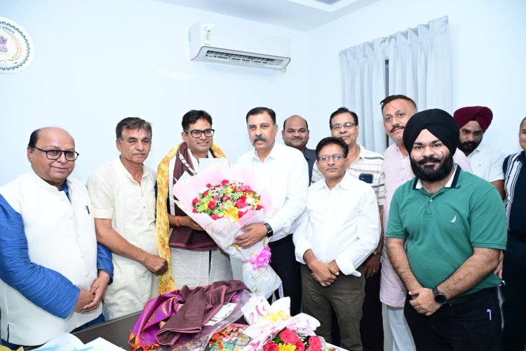 व्यापार एवं उद्योग जगत के प्रतिनिधियों ने CAIT छत्तीसगढ़ के साथ वित्त मंत्री ओपी चौधरी को जन्मदिन की शुभकामनाएँ दी