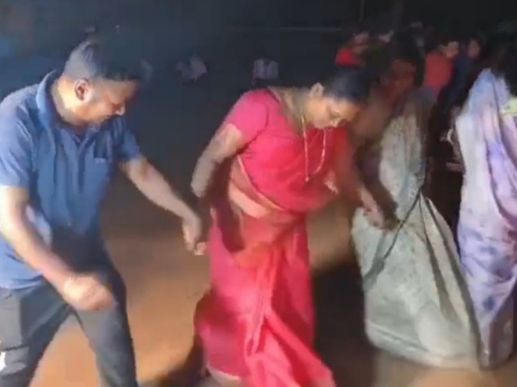 विवाह समारोह में फूलोदेवी नेताम ने किया पारंपरिक नृत्य