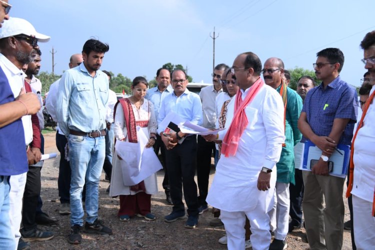 बस्तर दौरे पर अरुण साव : पीडब्ल्यूडी और जगदलपुर निगम के अधिकारियों की लगाई क्लास,लापरवाही पर जमकर बरसे