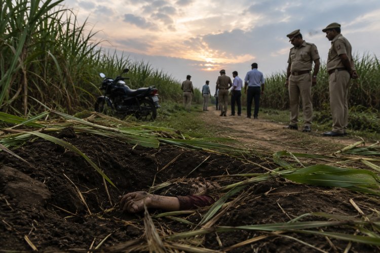 15 साल बड़ी प्रेमिका से पीछा छुड़ाने के लिए रची साजिश, गन्ने के खेत में दफनाया शव