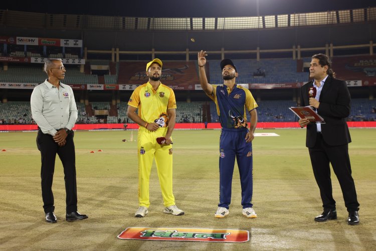 सीसीपीएल-3 Final : लड़खड़ाकर संभले लॉयन्स,बिलासपुर बुल्स ने शुरुआत से ही बनाए रखा दबाव, रायगढ़ ने दिया 161 रन का टारगेट