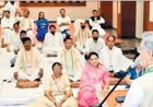 कांग्रेस जिलाध्यक्ष करेंगे अपने विधायकों की लोकप्रियता का सर्वे, जिलाध्यक्षों की होगी रेड-येलो-ग्रीन रेटिंग