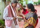 फरसगांव निवास में डॉ. चरणदास महंत का फूलोदेवी नेताम ने किया स्वागत
