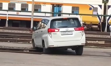 रायपुर रेलवे स्टेशन पर ट्रैक तक पहुंची कार, वीडियो वायरल होने के बाद जांच शुरू