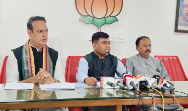 कांग्रेस को गरीबों की नहीं, अपने करीबियों की चिंता है : डॉ. नवीन मार्कण्डेय