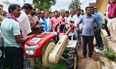 डीएमएफ योजना : गीदम में 24 किसानों को मिला पावर टिलर, आधुनिक कृषि को मिलेगा बढ़ावा