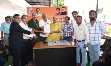 ठेकेदार संघ के प्रतिनिधिमंडल ने विधायक पुरन्दर मिश्रा से की सौजन्य भेंट, जनहित, विकास एवं सामाजिक सरोकारों के मुद्दों पर हुई विस्तृत चर्चा