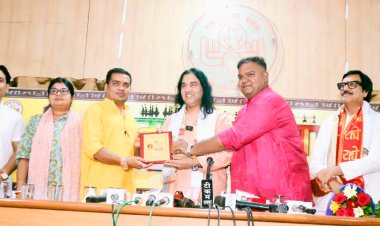 हमर पहुंना : देवकीनंदन महाराज ने कहा-सनातन बोर्ड का हो गठन, 50 सीटें धर्माचार्यों को मिले