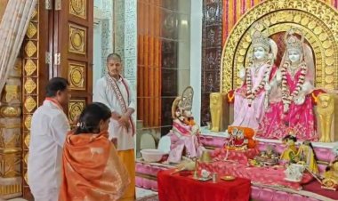 मंदिरों में पूजा कर जन्मदिन की शुरुआत : नकटी के प्रभावितों से मिले दीपक बैज,दिनभर राजीव भवन में कार्यकर्ताओं से करेंगे मुलाकात