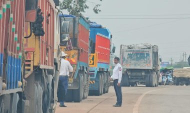 अवैध पार्किंग पर रायपुर यातायात पुलिस की बड़ी कार्रवाई, सर्विस रोड पर खड़े 20 ट्रक-ट्रेलरों के कटे चालान