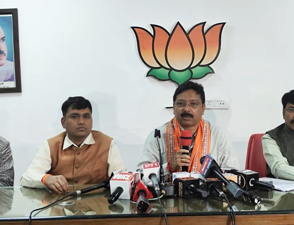 कांग्रेसी झूठे नैरेटिव सेट कर अराजकता फैलाने की कोशिश कर रहे हैं: अनुराग सिंहदेव
