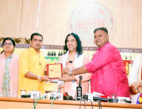 हमर पहुंना : देवकीनंदन महाराज ने कहा-सनातन बोर्ड का हो गठन, 50 सीटें धर्माचार्यों को मिले