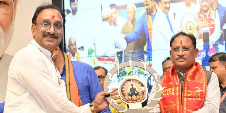 छत्तीसगढ़ योग आयोग के अध्यक्ष संजय अग्रवाल ने संभाला पदभार,सीएम साय ने  योग को जन-जन तक पहुंचाने किया आह्वान