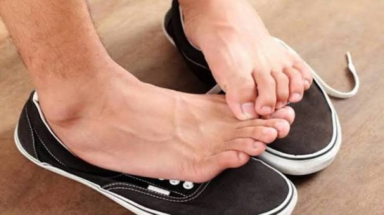 जूतों से आने वाली बदबू से हैं परेशान? अपनाएं ये आसान घरेलू उपाय, मिनटों में दूर होगी स्मेल