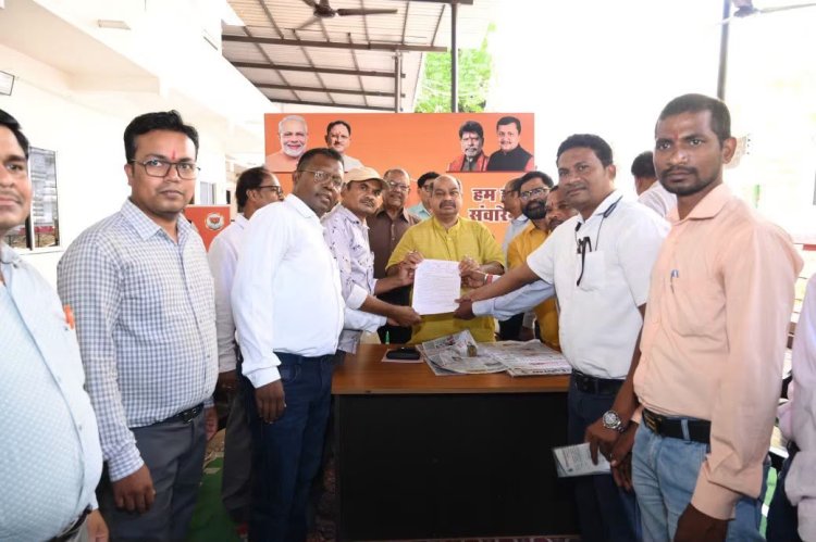 छत्तीसगढ़ अधिकारी–कर्मचारी पेंशनर्स एसोसिएशन ने विधायक पुरन्दर मिश्रा से की सौजन्य भेंट