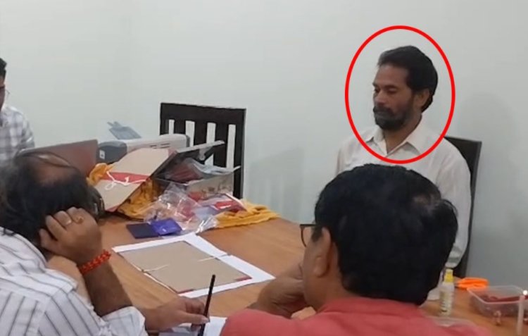 पे-डेटा ट्रांसफर के नाम पर एक लाख रुपये रिश्वत लेते प्रभारी सिविल सर्जन गिरफ्तार, एसीबी की बड़ी कार्रवाई