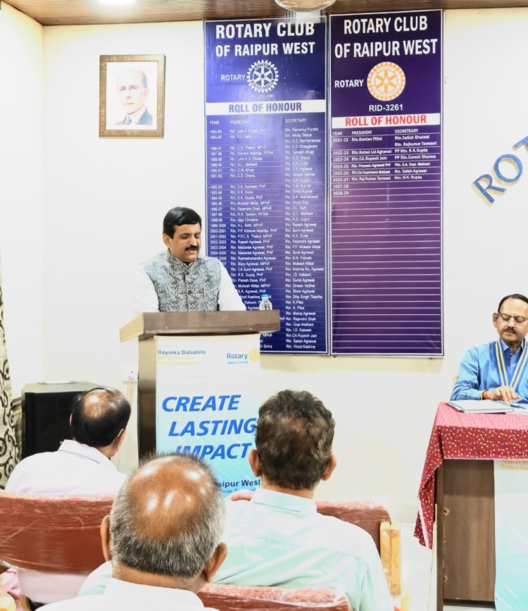 मोबाइल,कम्प्यूटर के अत्यधिक उपयोग से दृष्टि कमजोर होने की संभावना :  डॉ. दिनेश मिश्र