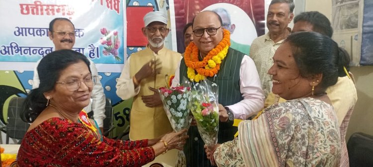 कर्मचारी जगत ने पर्यावरण प्रेमी मोहन वर्ल्यानी को किया सम्मानित