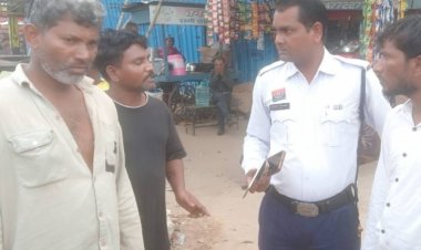 ड्यूटी के दौरान आरक्षक ने दिखाई सतर्कता, बुजुर्ग का मोबाइल छीनकर भाग रहे आरोपी को दबोचा