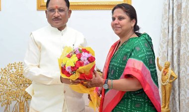 सीएम साय से मिलीं महिला मोर्चा की नवनियुक्त राष्ट्रीय अध्यक्ष रूपकुमारी चौधरी,कहा-आधी आबादी को राष्ट्र निर्माण से जोड़ना ही मुख्य ध्येय