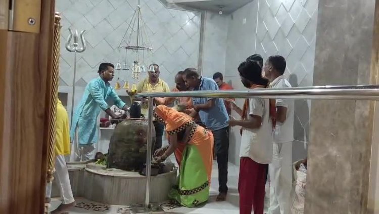 हटकेश्वर महादेव का गणेश स्वरूप में श्रृंगार, रात 2 बजे से चल रही विशेष पूजा