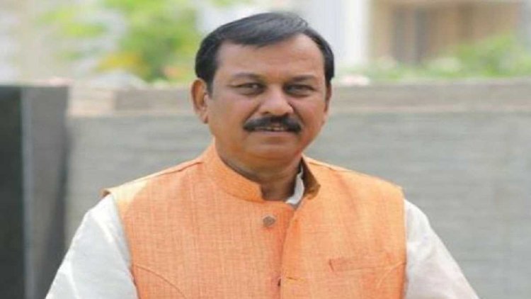 सांसद बनाम अफसर विवाद गहराया: विजय बघेल ने भी लोकसभा अध्यक्ष से की विशेषाधिकार हनन की शिकायत, अधिकारियों पर लगाया उपेक्षा का आरोप