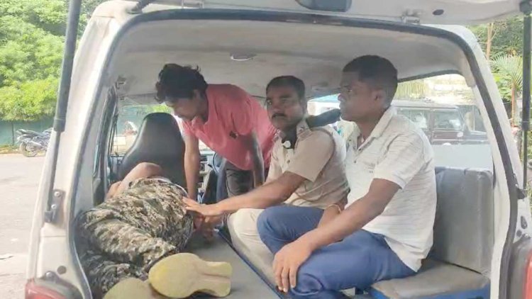 अवैध लकड़ी कटाई रोकने पर फॉरेस्ट गार्ड पर हमला, डंडे से पीटा; हालत गंभीर