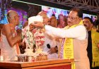 भगवान श्रीकृष्ण और राधारानी के दर्शन कर मुख्यमंत्री ने किया शंख अभिषेक, प्रदेशवासियों की सुख-समृद्धि और खुशहाली की कामना
